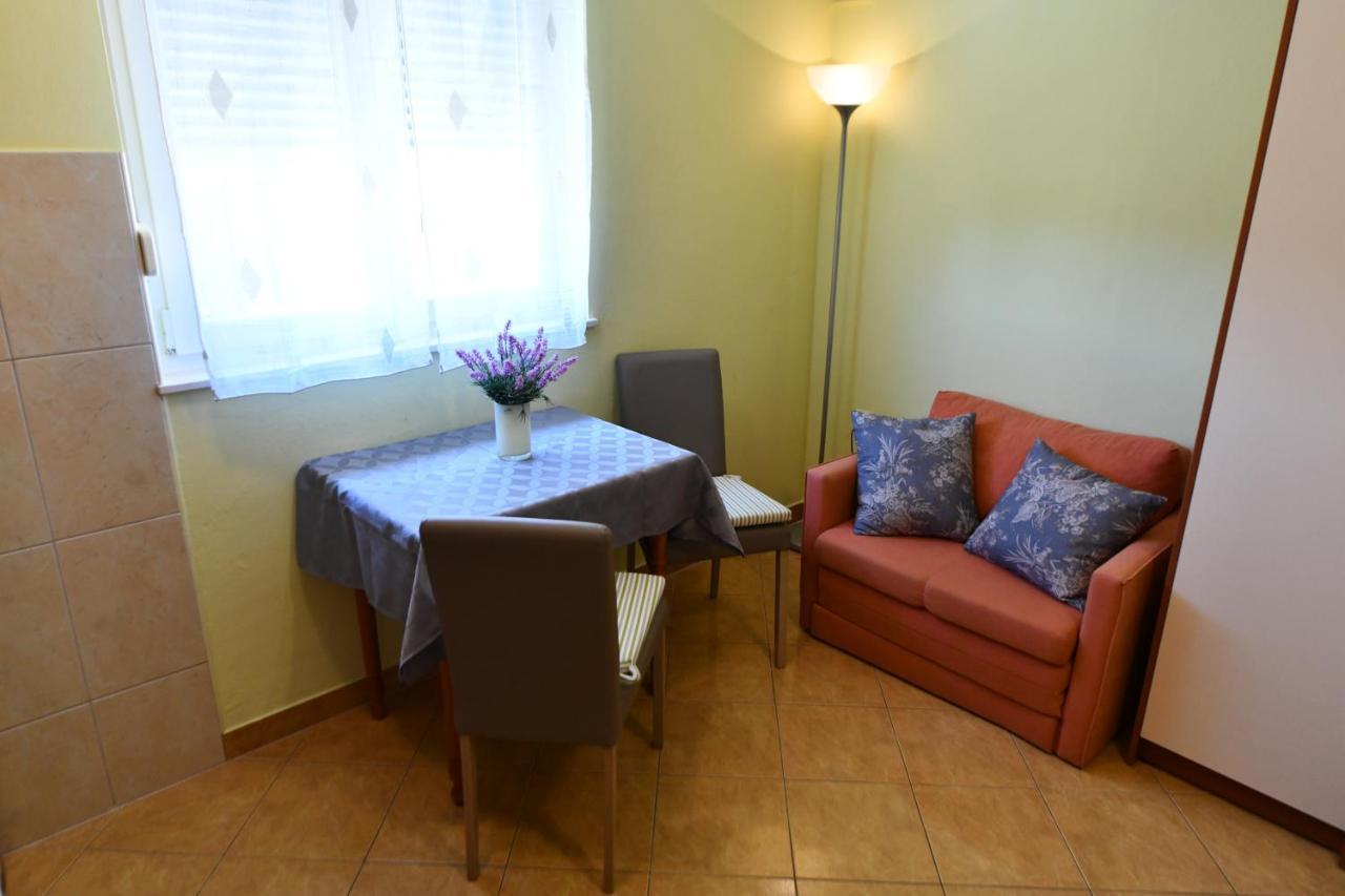 Apartments Vila Miranda Vodice Buitenkant foto