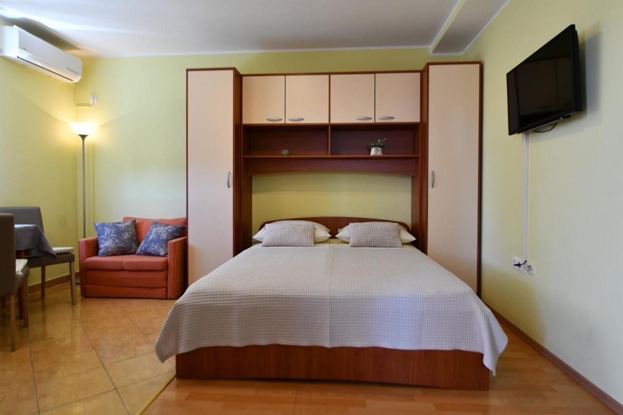 Apartments Vila Miranda Vodice Buitenkant foto