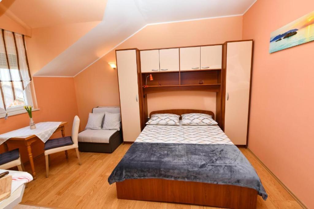 Apartments Vila Miranda Vodice Buitenkant foto