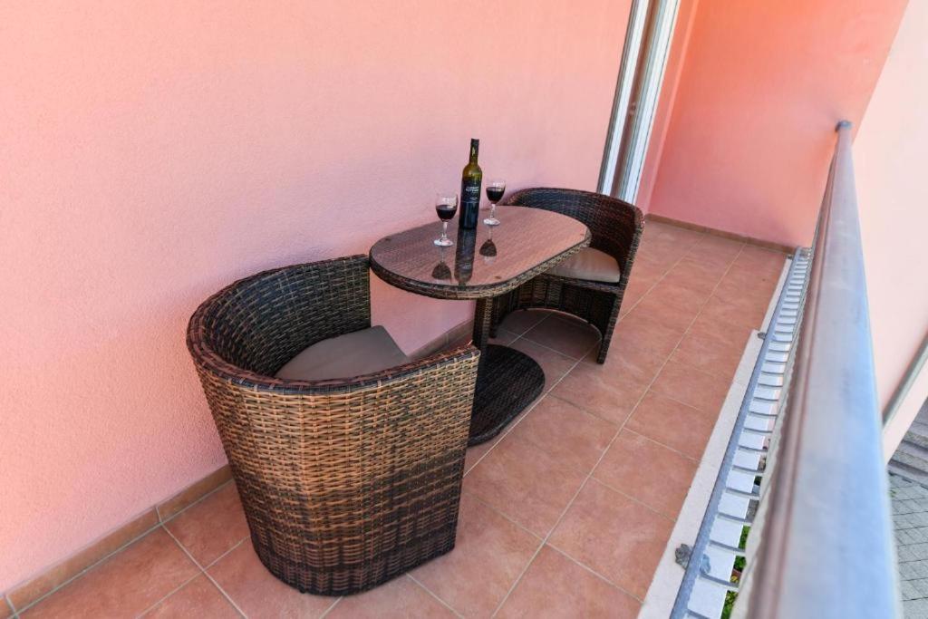 Apartments Vila Miranda Vodice Buitenkant foto