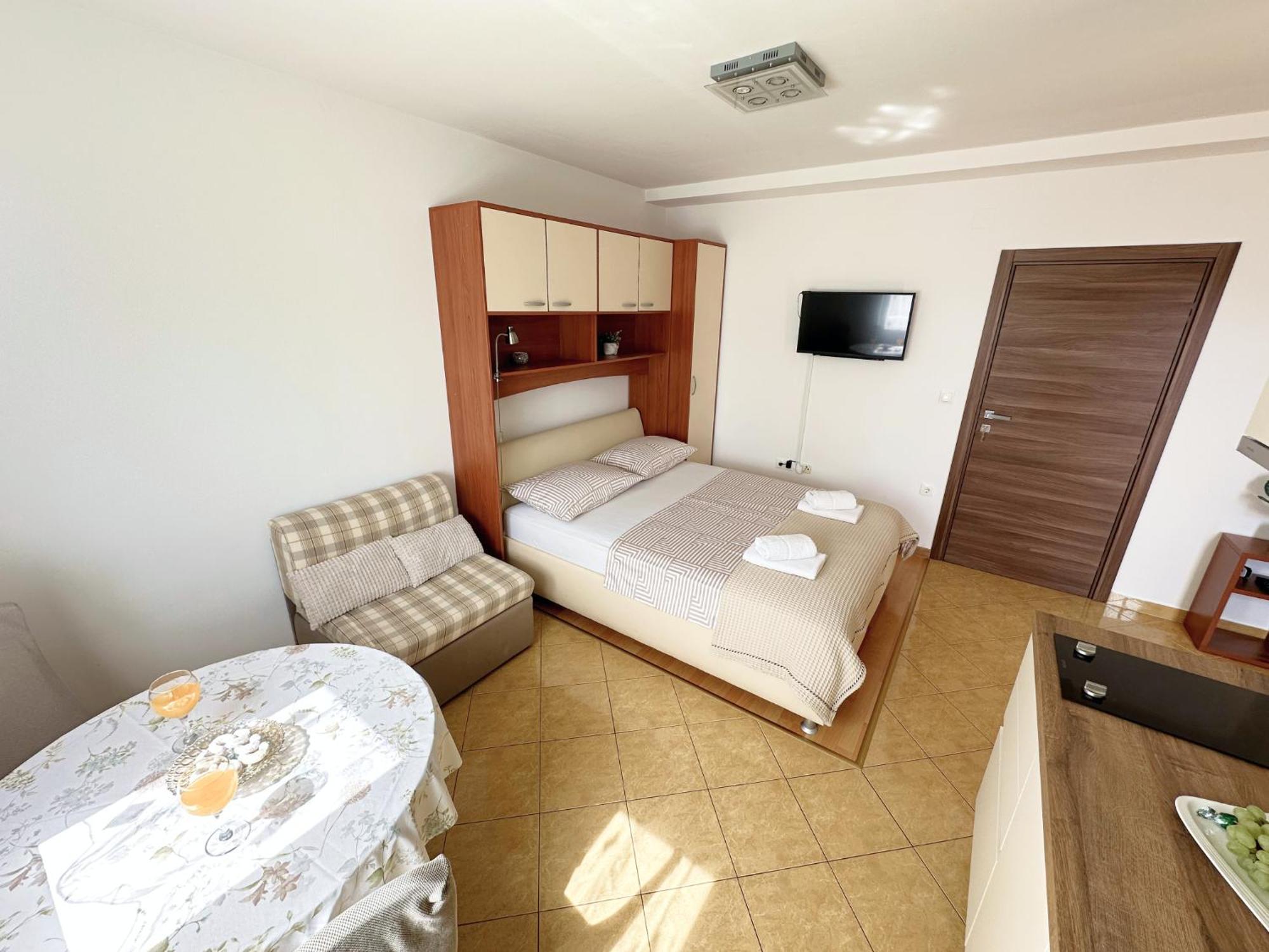 Apartments Vila Miranda Vodice Buitenkant foto