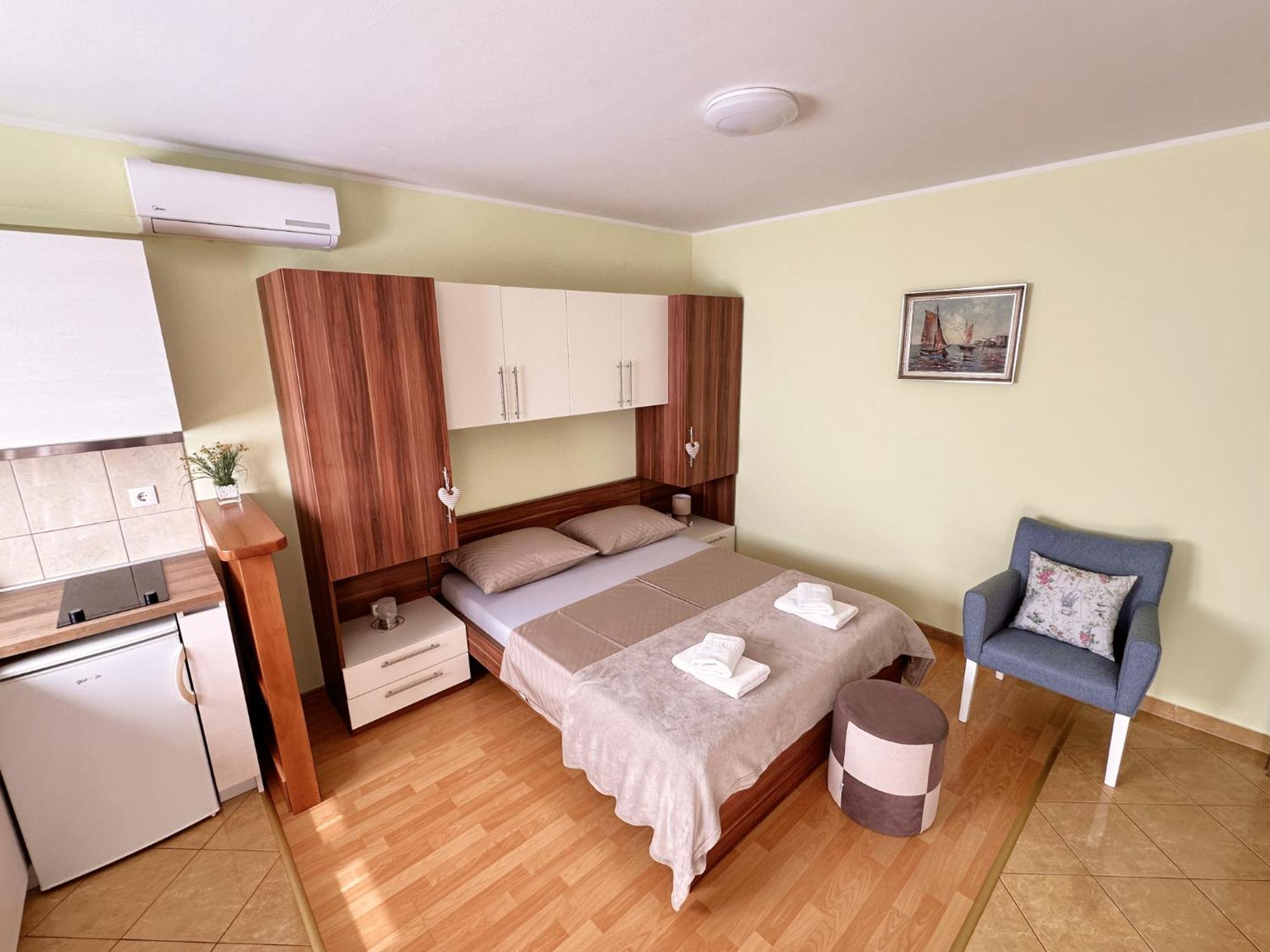Apartments Vila Miranda Vodice Buitenkant foto