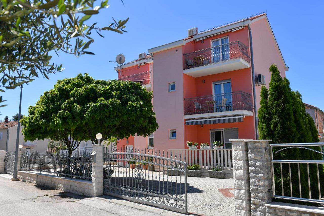Apartments Vila Miranda Vodice Buitenkant foto