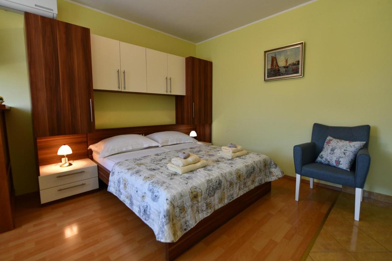 Apartments Vila Miranda Vodice Buitenkant foto