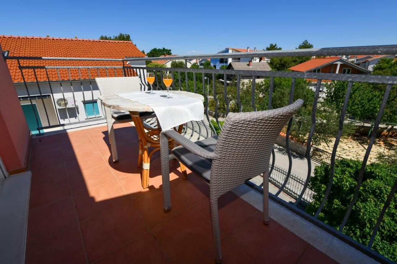 Apartments Vila Miranda Vodice Buitenkant foto