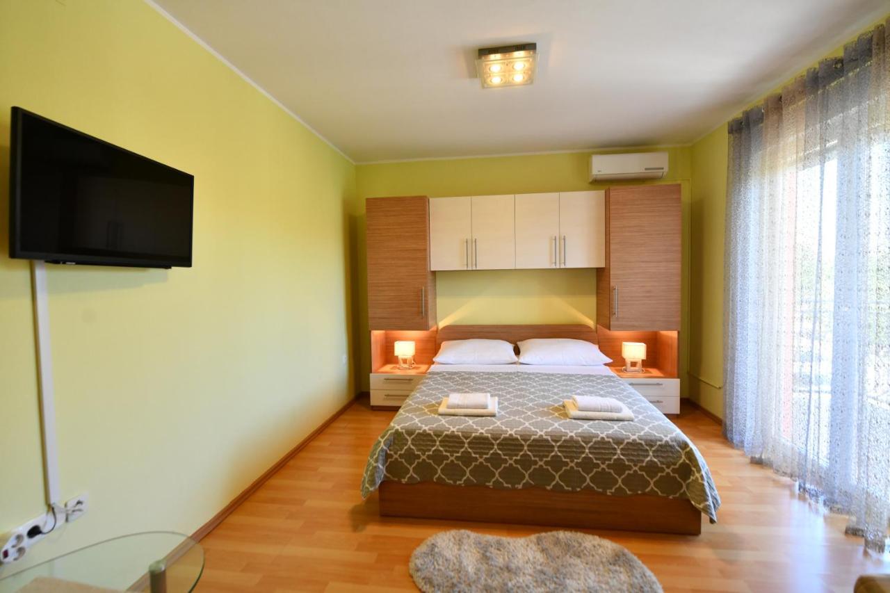 Apartments Vila Miranda Vodice Buitenkant foto