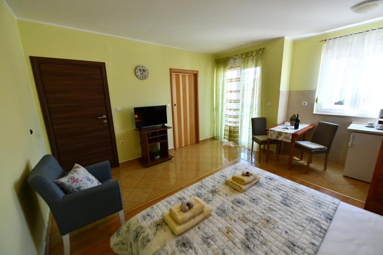 Apartments Vila Miranda Vodice Buitenkant foto