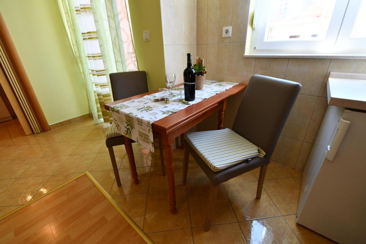 Apartments Vila Miranda Vodice Buitenkant foto